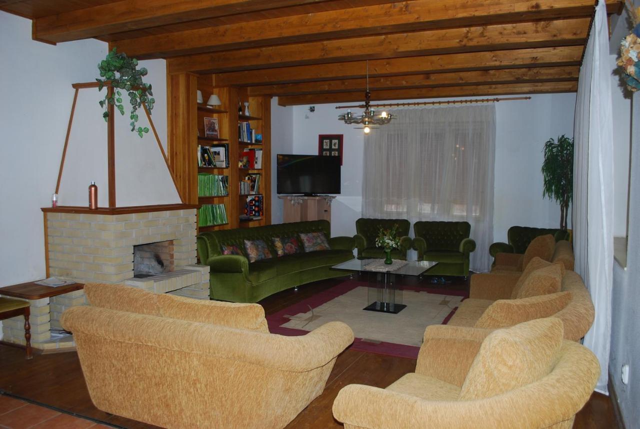 Casa Napsugar Panzio Bed & Breakfast Apostag ภายนอก รูปภาพ