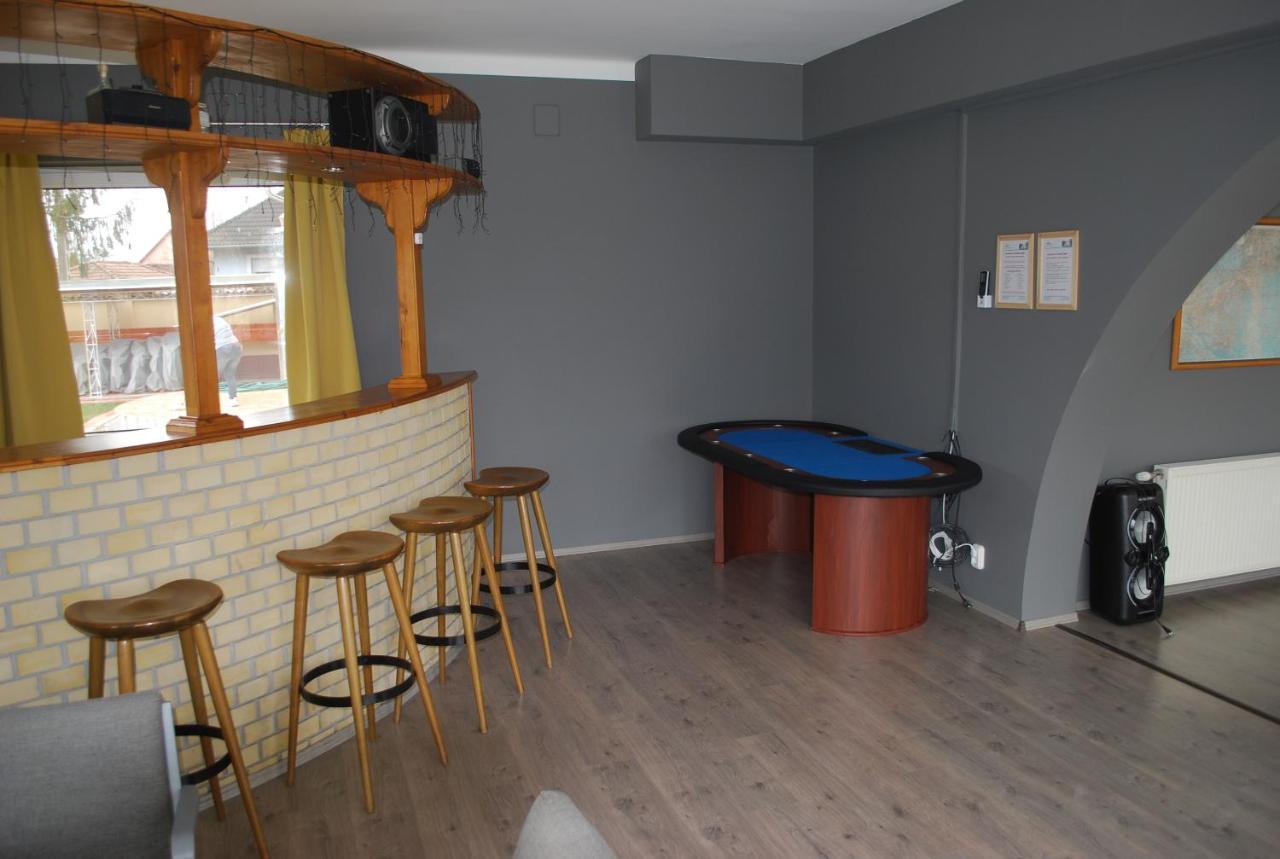 Casa Napsugar Panzio Bed & Breakfast Apostag ภายนอก รูปภาพ