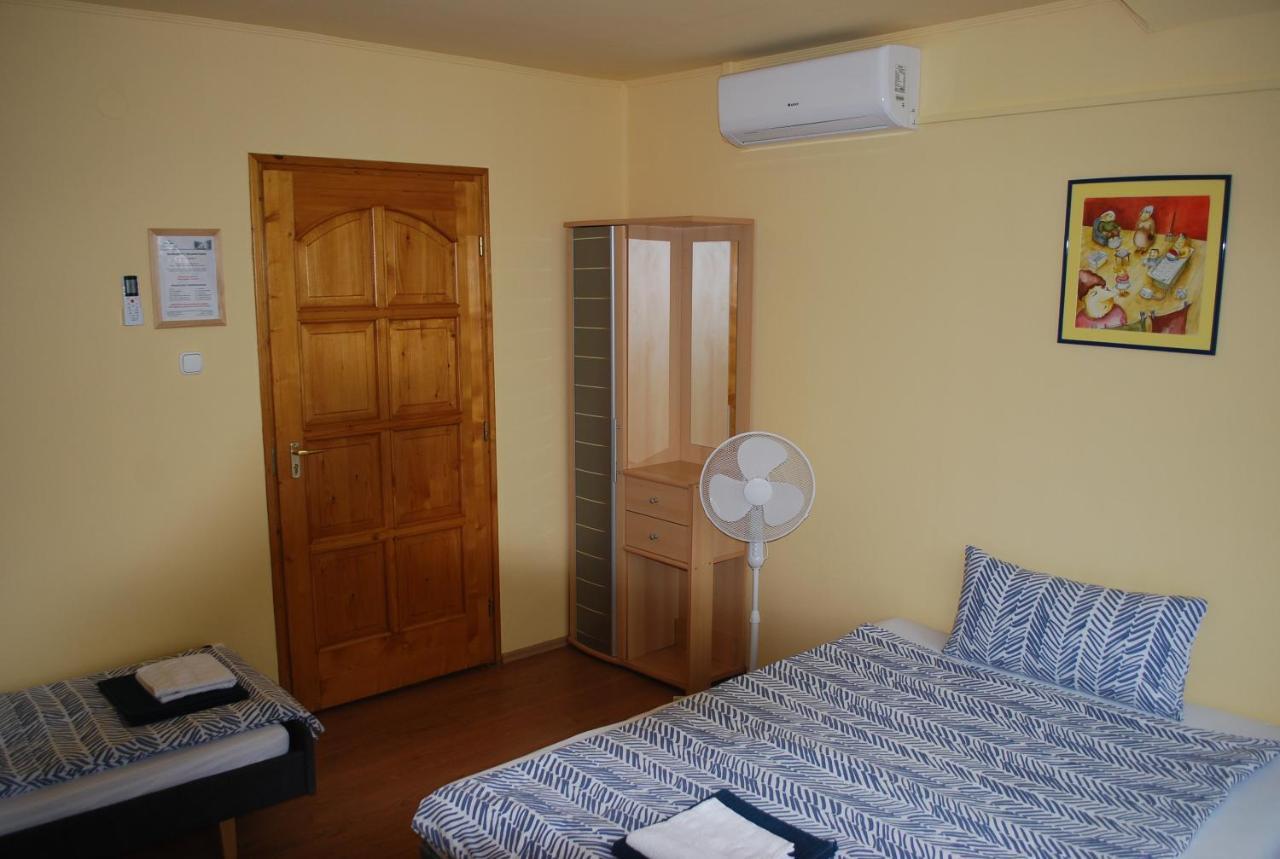 Casa Napsugar Panzio Bed & Breakfast Apostag ภายนอก รูปภาพ