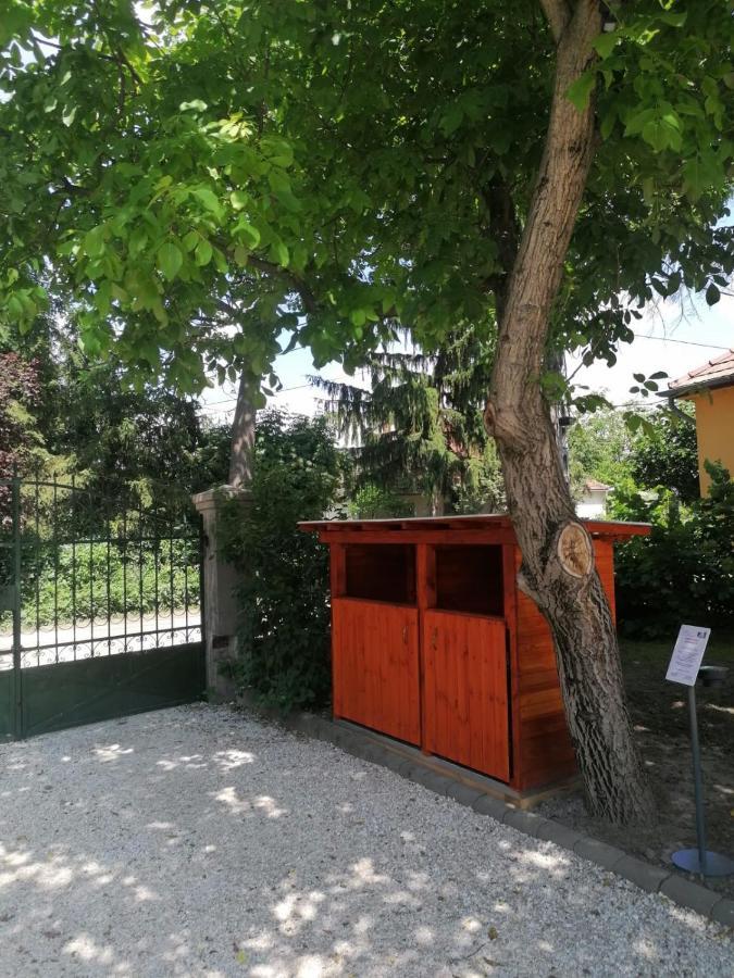 Casa Napsugar Panzio Bed & Breakfast Apostag ภายนอก รูปภาพ