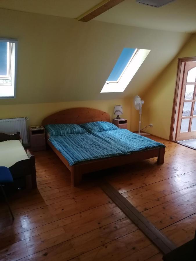 Casa Napsugar Panzio Bed & Breakfast Apostag ภายนอก รูปภาพ