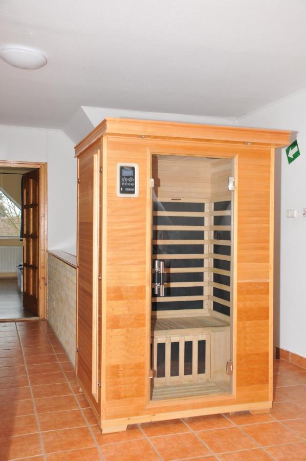Casa Napsugar Panzio Bed & Breakfast Apostag ภายนอก รูปภาพ